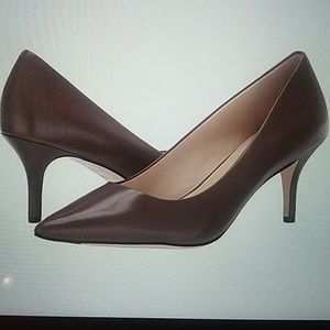 Cole Hann low brown pointy heels